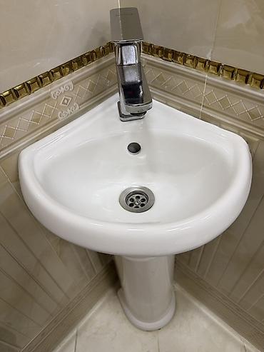 can eti: Künc tipli keramik əl-üz yuma lavabosu və pedastal - Məkan qənaət edən — 2
