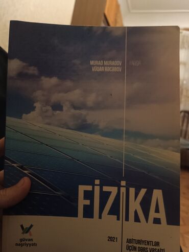 Testlər: Kitablar hamısı satılır qiymət üsdündə di catdırılma metroda edilir — 8