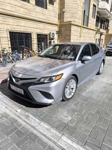 продаю тайота карола: Toyota Camry: 2018 г., 2.5 л, Вариатор, Бензин, Седан