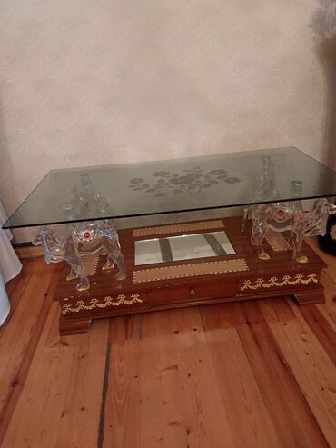 taxta palet: Dördbucaq masa, Açılmayan, Təkərsiz, Şüşə