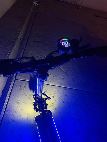 tom: Električni trotinet Dualtron sa RGB osvetljenjem orednja guma izduvala — 1