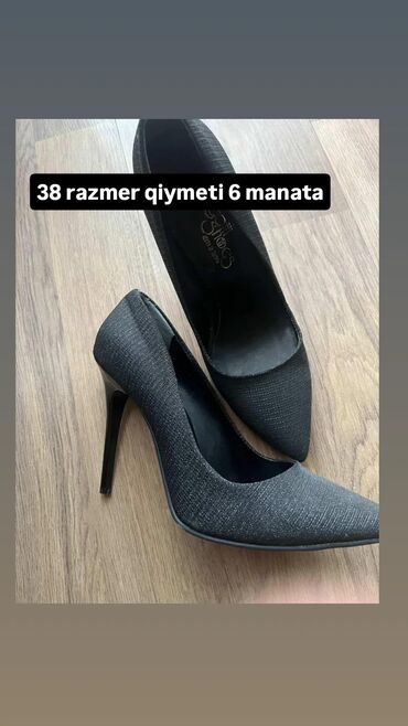 adidas qaçış üçün qadın krossovkaları: Tuflilər, Ölçü: 38, rəng - Qara, Yeni