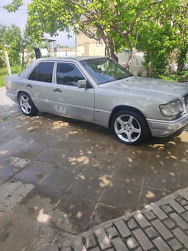 mercedes vito 8 1: Mercedes-Benz sedan, gümüş rəng. r17 kasmetkaya əladl heçbir problemi — 1