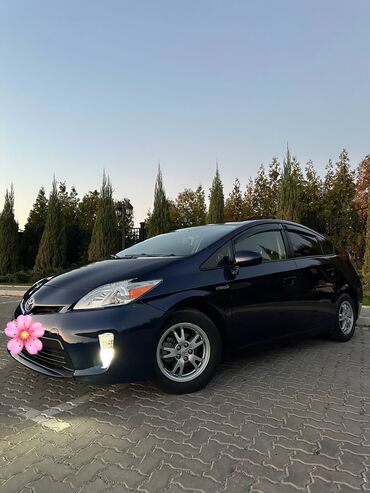 полики в машину: Toyota Prius: 1.8 л | 2015 г. | Хэтчбэк
