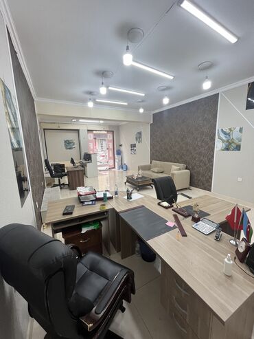 купить недорогой диван: Ofis mebel ofis üçün,divan,kreslo,üstol üstü masa,oturacaqlar,ofis