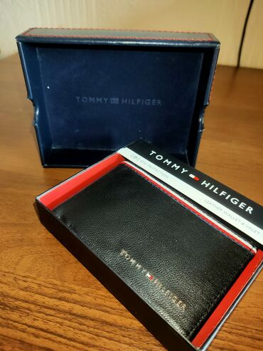 сколько стоит сумка из бусин ручной работы: Кошелёк Tommy Hilfiger.

новый покупал в США
