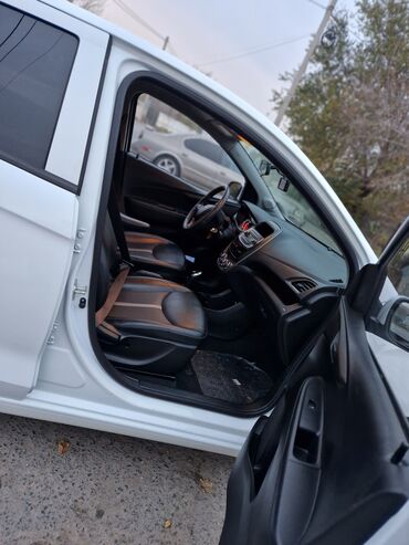 Chevrolet: Chevrolet Spark: 2019 г., 1 л, Вариатор, Бензин, Хэтчбэк — 8