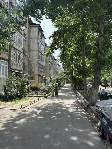ищу салон красоты: 1 комната, 35 м², 105 серия, 5 этаж, Косметический ремонт