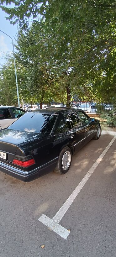 ручка 124: Mercedes-Benz W124: 1993 г., 2 л, Механика, Бензин, Седан