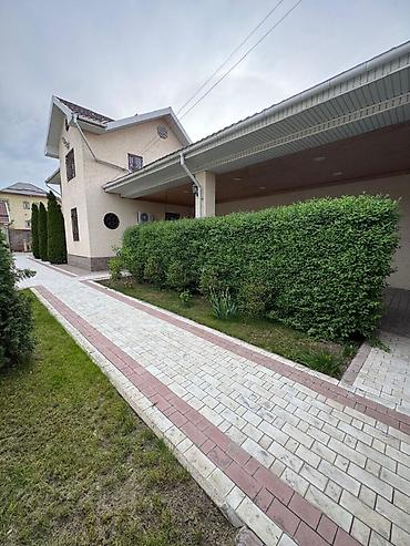 Продажа коттеджей и домов: URSA 🏡 Продаётся уютный кирпичный дом в Бишкеке (район Политеха — 19