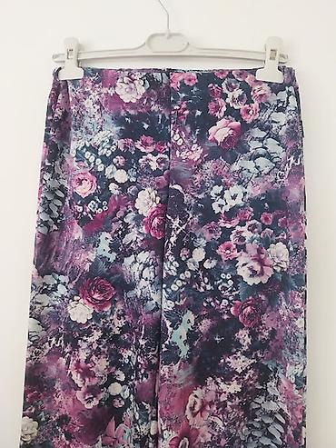 zvonaste pantalone: Pantalone zvoncare sa floralnim printom vel.M/L Pojas /lastis — 3