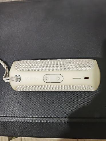mchose v9: Портативная Bluetooth‑колонка JBL Flip 5 (бежевый/кремовый цвет) — 2