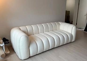 Divanlar: Məhsul: Modern “channel tufted” dizaynlı yumşaq divan Təsvir: - — 1