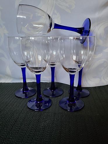 Čaše: Case nove,vintaz za vino,holandske. Case nove,sve na njima odsjaj od — 4