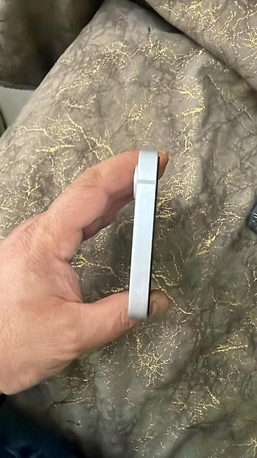 ıphone se 2020: IPhone SE 2022, Ağ, Barmaq izi — 4