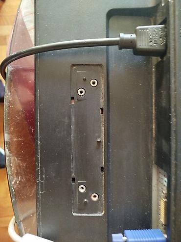 Monitori: Retro Acer monitor sa zvucnicima.
Bez postolja — 8