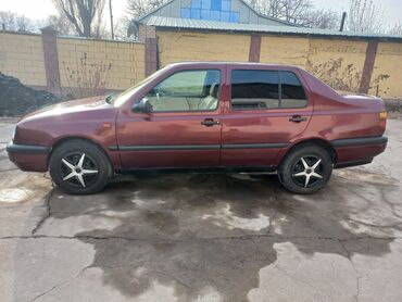 Volkswagen: Volkswagen Vento: 1994 г., 1.8 л, Механика, Бензиновая, Седан — 1