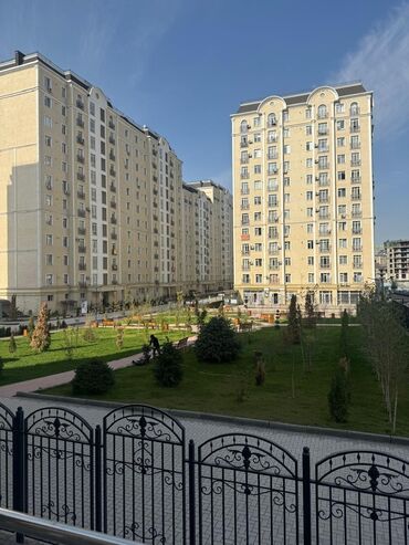 продам дом в джалал абаде: 2 бөлмө, 55 кв. м, Элитка, 5 кабат, Дизайнердик ремонт