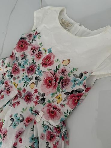 Uşaq dünyası: Qız uşağı üçün çiçəkli paltar - Rəng: ağ fon üzərində çəhrayı — 1