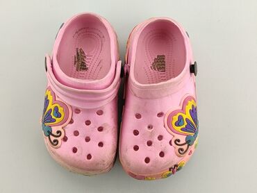 Kids' Footwear: Slippers 24, Used