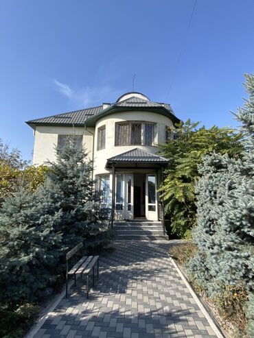 продаю дом в центре города: 330 кв. м, 6 бөлмө, Кондиционер, Унаа токтотуучу жай, Бассейн
