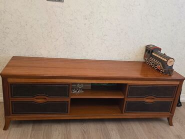 Yataq otağı dəstləri: Yataq otağı mebel dəsti Tərkibi:Taxta - Geniş qarderob: çox bölməli — 9