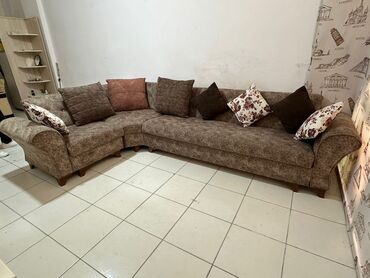 Otaq qapıları: Künc divan