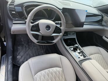 электромобиль neta: Представляем современный седан BYD Qin Plus DM-i черного цвета