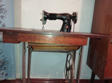 Швейные машины: Швейная машина Механическая