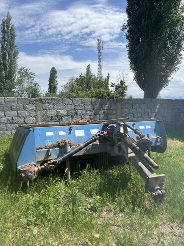 Комбайны: Продаю Ботвоудалитель для сахарной свеклы 
 БМ-6