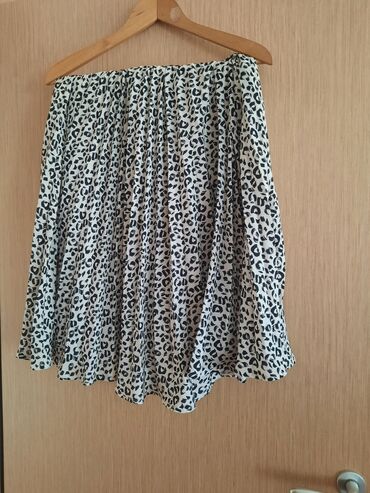 bershka zebra pantalone: 2XL (EU 44), Midi, bоја - Bela