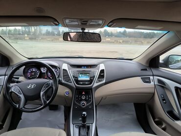 Hyundai: Hyundai Elantra: 1.8 | 2015 il Sedan