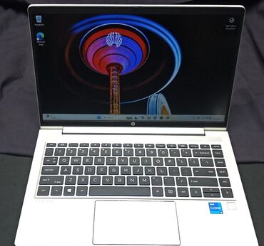 i̇pad mini 6: Intel Core i5, 16 ГБ ОЗУ, 14 "