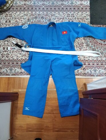 страховочный пояс: Продам кимано для дзюдо 
два белых пояса
рост 160см
только в Бишкеке