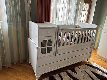 jurnalni transformer: Oğlan və qız üçün, İşlənmiş, Dördbucaq, Beşik, Dəstsiz, Matras ilə, Yellənmə mexanizmi ilə — 1