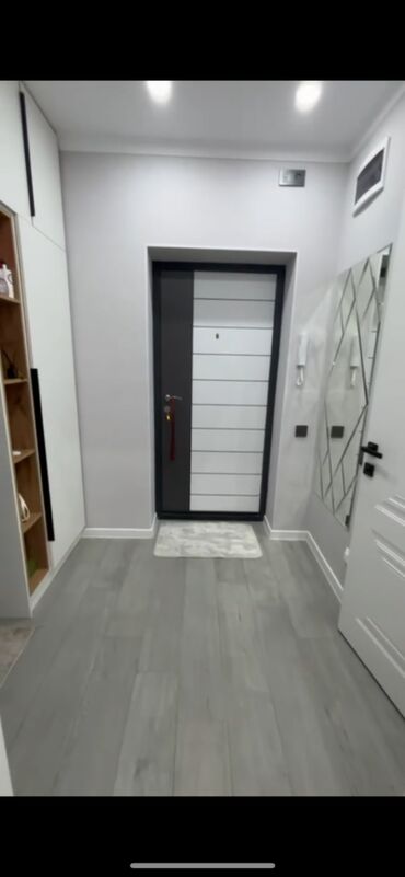 срочно продаётся 1 комнатная квартира в районе ошского рынка: 1 комната, 32 м², Элитка, 2 этаж, Евроремонт