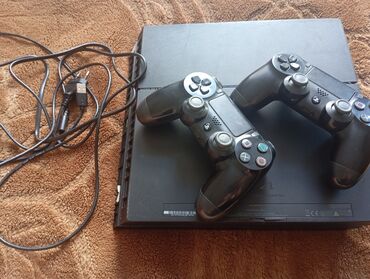 Xbox Series S: Məhsul: Sony PlayStation 4 oyun konsolu (model CUH-1116A) Paketə
