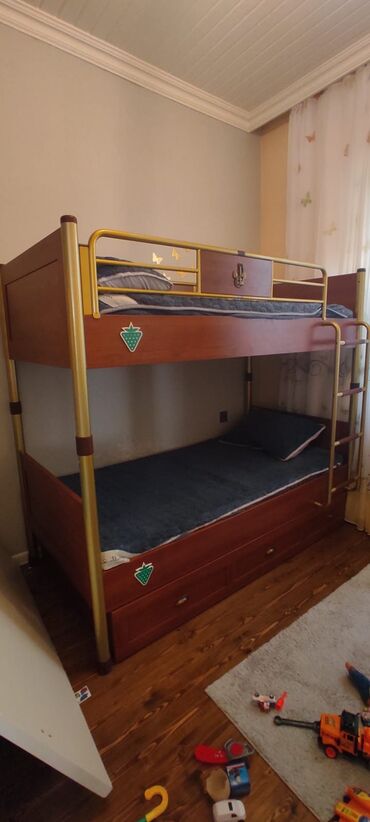 İkimərtəbəli uşaq çarpayıları: Oğlan və qız üçün, Yeni, Çarpayı, Matras ilə, Siyirməli, Dəmir