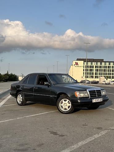 Mercedes-Benz E 230: 2.3 l | 1990 il Sedan
