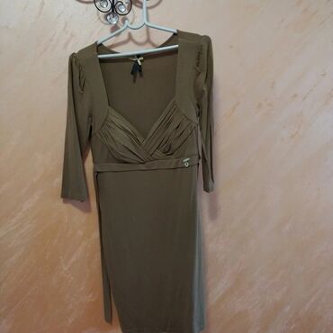 haljine sa dugim rukavima prodaja: M (EU 38), L (EU 40), bоја - Maslinasto zelena, Dugih rukava