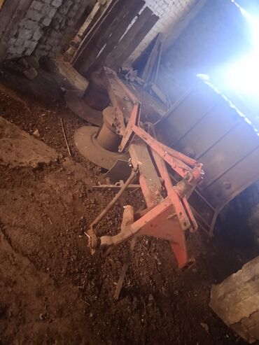 Тракторы МТЗ (Беларус): Трактор шаймандары менен сатылат — 3