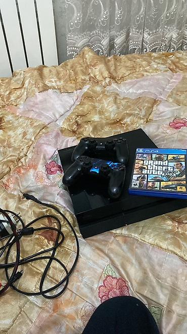 Видеоигры и приставки: PS4 oyun konsolu paketi - Model: Sony PlayStation 4 (orijinal “fat” — 1