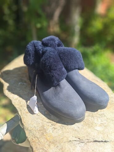 Gležnjače: Ženske kratke čizme – više modela Muške cipele. cena od 30 do 60 — 30
