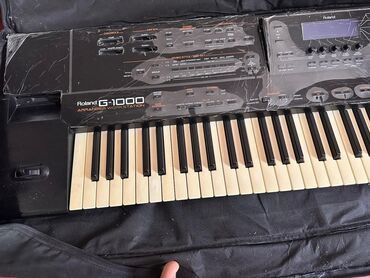 Sintezatorlar: Sintezator, Roland — 1