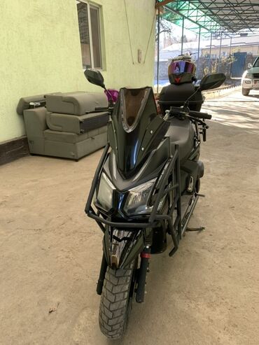 Скутеры: Макси-скутер 150 куб. см, Бензин, Б/у — 1