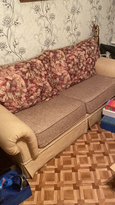 диван из палет: Комплект мягкая мебель, бу но в отличном состоянии, все чистое чехлы