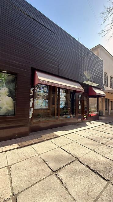 Продажа помещений свободного назначения: Продаётся коммерческое помещение в центре города — золотой квадрат — 3