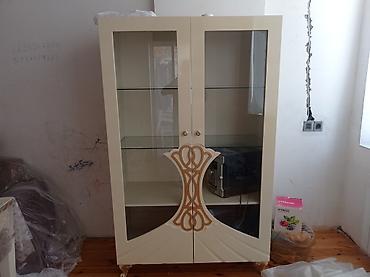 plasmas kamot: Zərif dizaynlı qonaq otağı mebel dəsti - Rəng: krem/ivori, qızılı — 2