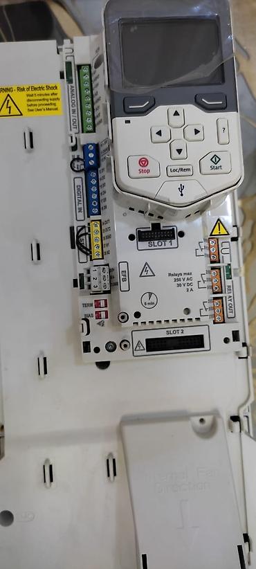 1 18: ABB ACS580 AC Sürücü (VFD) Model: ACS580-01-1073A-4+J400 Mənşə — 3