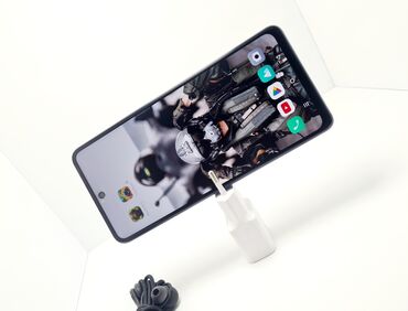 Poco: Infinix Note 40 Pro, Б/у, 512 ГБ, цвет - Черный, 2 SIM, eSIM
